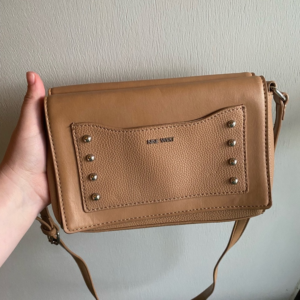 Nine West tan crossbody purse